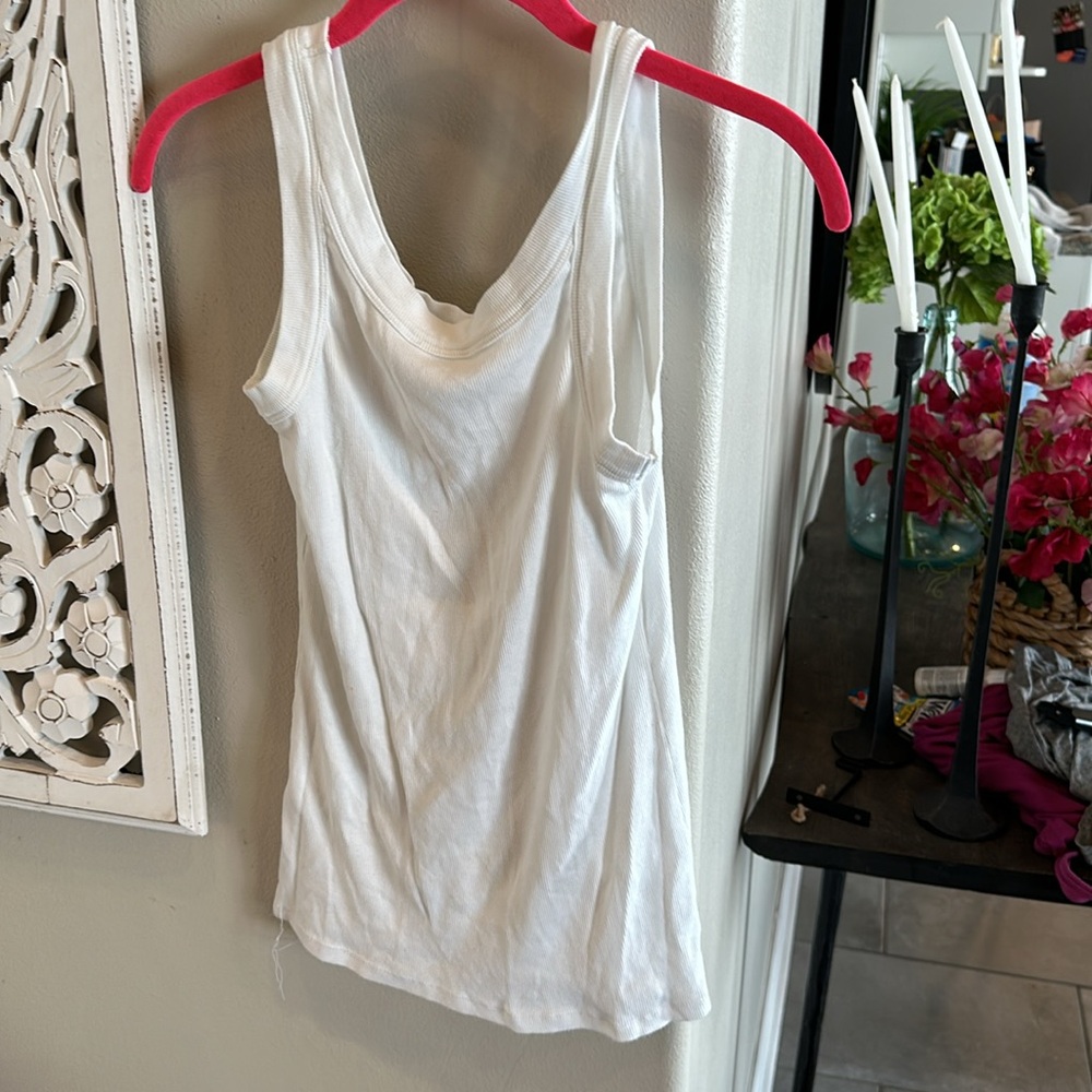 Easy Standard White Ribbed Tank - Picture 3 of 5